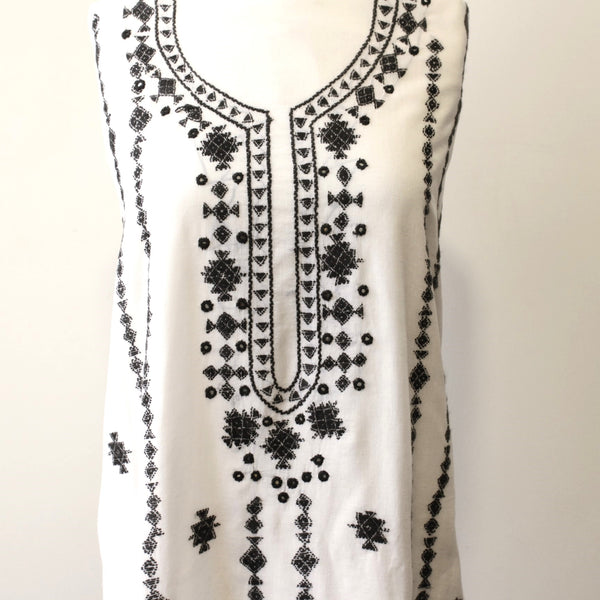 BLACK ON WHITE - BANARSI TANKA LAWN KURTA